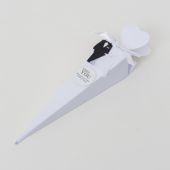 Marturie nunta cornet, 50/set, model mire si mireasa, culoare alb, H 20 cm, B.S.P. / CD3034