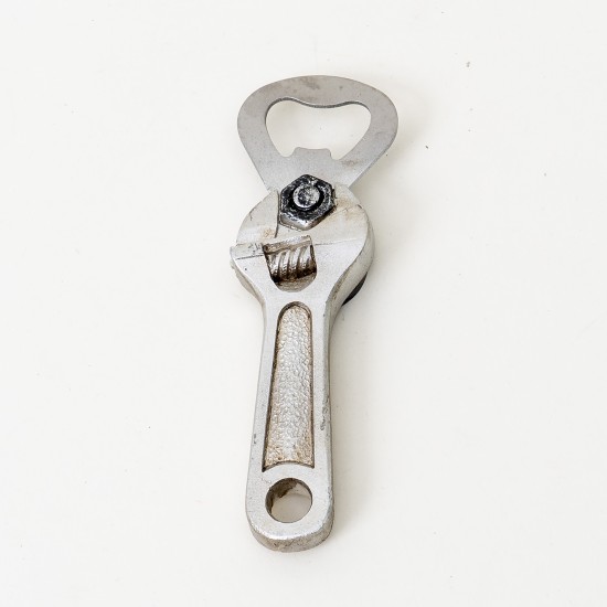 Set 12 magneti , model chei + desfacator suc/bere, H 11.5 cm, B.S.P. / CD 3482