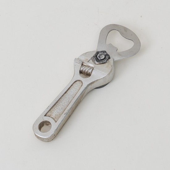 Set 12 magneti , model chei + desfacator suc/bere, H 11.5 cm, B.S.P. / CD 3482