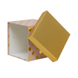 Set 3 cutii cu forma patrata cu buline si snur / CD4956_roz