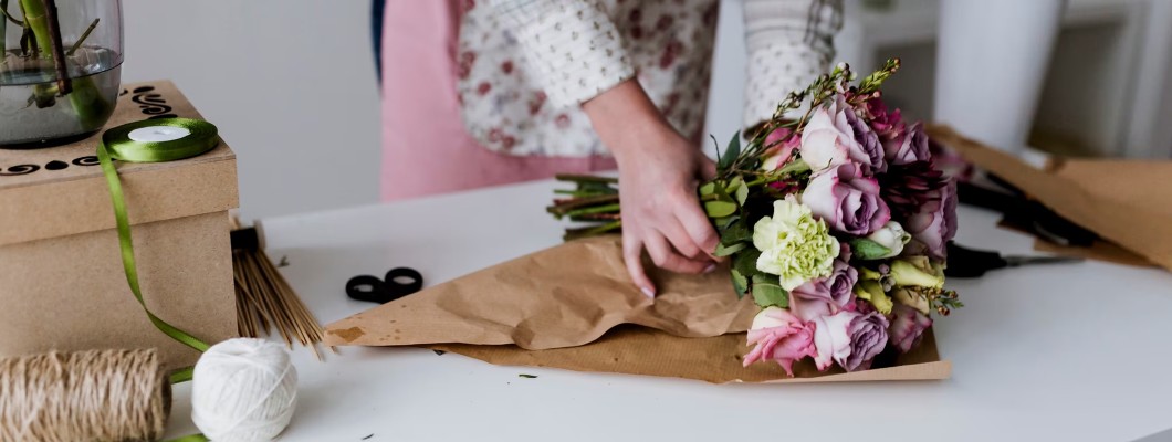 Accesorii ambalaje flori: cum să alegi și să folosești corect