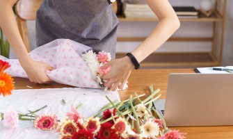 Alegeți un ambalaj potrivit pentru flori