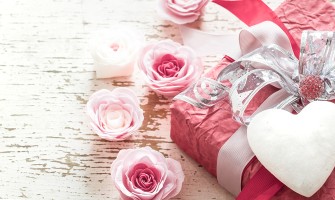 Aranjament floral cu flori din sapun: un cadou elegant și durabil